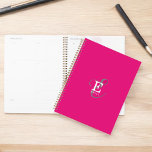 Agenda Tipografía de monograma femenino de estilo rosa ca<br><div class="desc">Un elegante y elegante planificador con una hermosa representación de su nombre y monograma con serios clásicos y una tipografía de escritura más ornamentada en un diseño simétrico equilibrado. Los tres elementos se mezclan con una sofisticada armonía y crean su propio logotipo de marca personal. Se muestra aquí con un...</div>