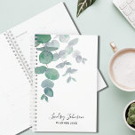 Agenda Verdor eucalipto personalizado<br><div class="desc">Este elegante Planner personalizado está decorado con hojas de eucaliptos acuáticas en tonos verdes suaves. Personalizable fácil. Para seguir editando, utilice la Herramienta de diseño para cambiar el tipo de letra, el tamaño de la fuente o el color. Porque creamos nuestra obra de arte no encontrarás esta imagen exacta de...</div>