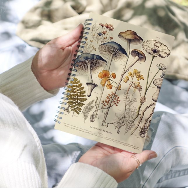 Agenda Vintage Mushroom Naturalist (Subido por el creador)