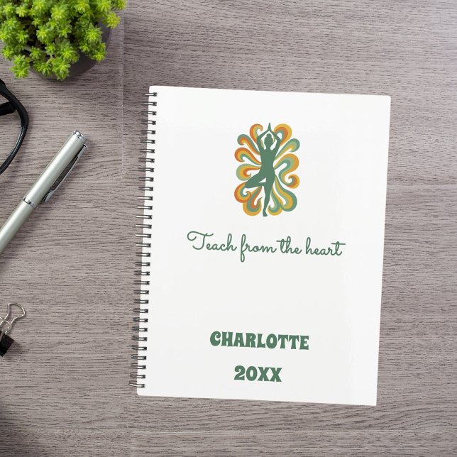 Agenda Yoga pose swirls green orange slogan retro 2026 (Subido por el creador)