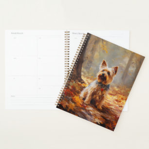 Agenda Yorkshire Terrier en hojas de otoño caídas Inspira