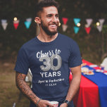 Ageto a la perfección camiseta de cumpleaños númer<br><div class="desc">Camiseta de 30 años de color azul personalizado y plata con treinta globos de hellio de plata,  el dicho "vítores a 30 años",  "envejecidos a la perfección" y la fecha.</div>