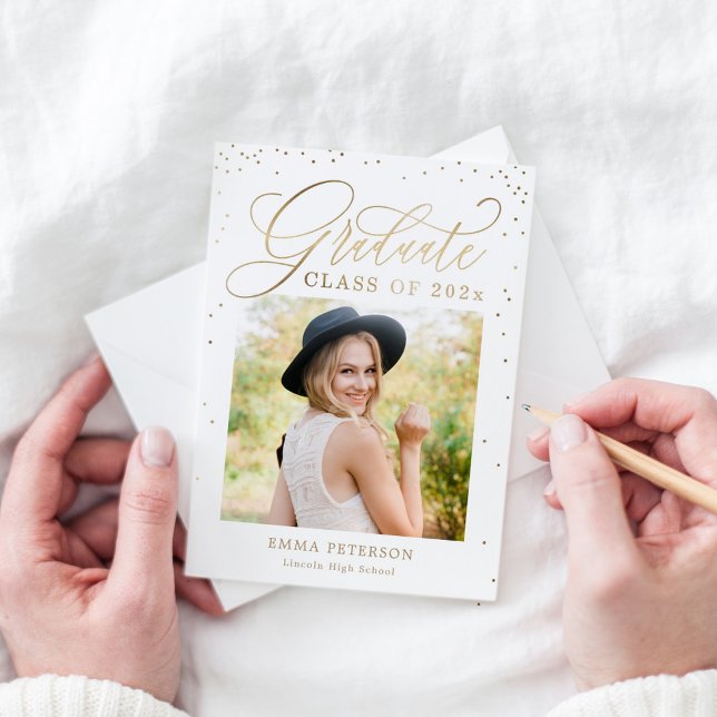 Agradable invitación a graduación de COLOR EDITABL (Subido por el creador)