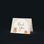 Agradable tarjeta de agradecimiento para baby show<br><div class="desc">Tarjeta de agradecimiento de baby shower de capibara linda,  que muestra capibaras,  tipografía de letra cursiva elegante y patrón vintage entrecruzado. Mensaje personalizable dentro de la tarjeta significa que puedes personalizarlo con tu propio mensaje.</div>