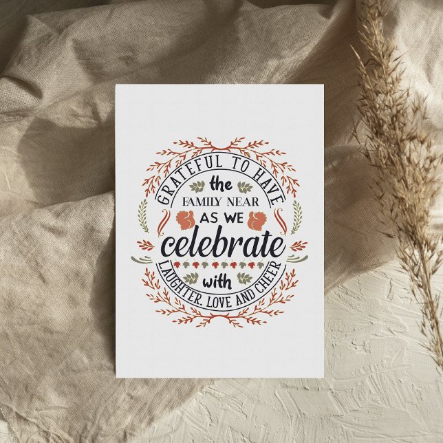 Agradecida familia celebra la tarjeta de Acción de (Subido por el creador)