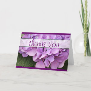Agradecimiento El ~ de la tarjeta de felicitación le agradece::