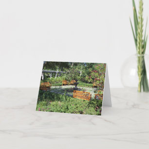 Agradecimiento Sunny garden y fuente en una tarjeta de agradecimi