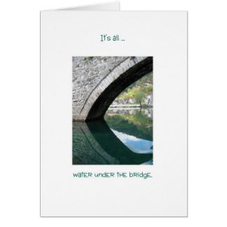 Agua bajo el puente, en Montenegro