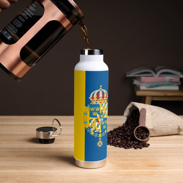 Agua Botella aislada de Suecia, Bandera sueca (Café)