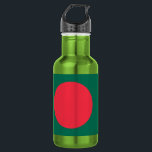 Agua Botella de libertad con bandera de Bangladesh<br><div class="desc">¡Celebren su orgullo nacional cuando vayan con esta botella de Libertad que muestra la bandera de Bangladesh! Esta botella elegante y práctica muestra el icónico círculo rojo sobre un fondo verde profundo, el poderoso y simbólico diseño de la bandera bangladesí. Perfecto para la hidratación diaria, ya sea que esté en...</div>