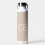 Agua Color de tendencia Taupe suave Monograma Botella d<br><div class="desc">Presentamos el color primaveral de moda: Taupe suave. Botella de agua moderna y elegante con monograma de personalizable en una fuente moderna y color beige claro. Su diseño, sencillo y limpio, en un color sólido, ofrece un encanto atemporal y clásico. Explore nuestros colores de tendencia primaveral para obtener más productos...</div>