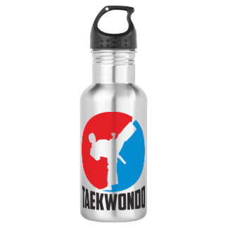 Agua Una botella de agua. Taekwondo