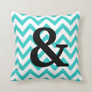 Aguamarina y almohada blanca del signo "&" de