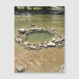 Aguas del imán del agujero