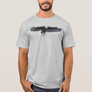 Águila calva con la camiseta de los hombres con al