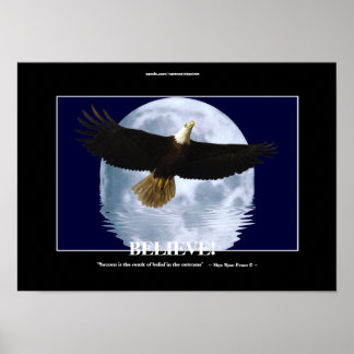 Águila voladora y luna "¡Crean!" Arte Motivador