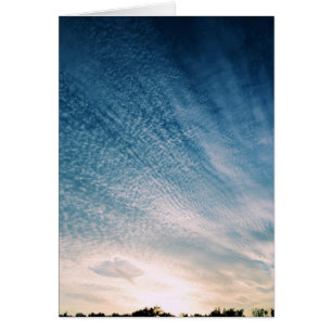 Agujero en las nubes - tarjeta de la escritura