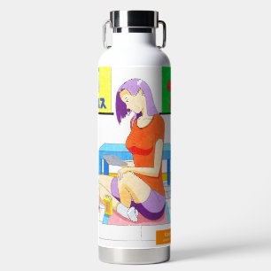 Akiko en botellas de agua en casa