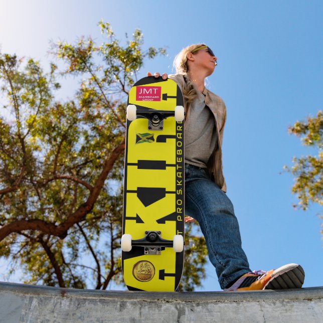 AKIRA Patineta (Exterior 1)