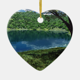 Al lado del ornamento de las aguas profundas