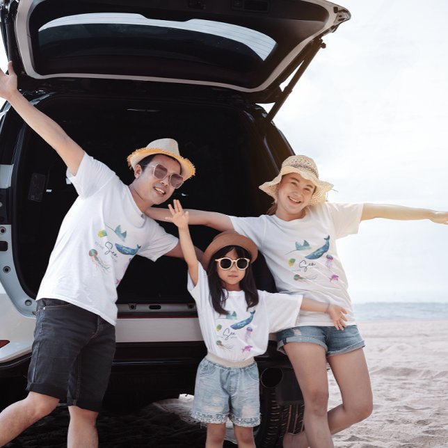 Al mar, nos vamos a la camiseta (Celebrate a special trip to the ocean with these fun, "To the sea we go" t-shirts! )