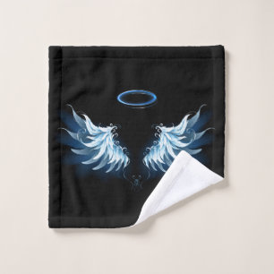 Alas del Ángel Azul brillante sobre fondo negro