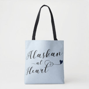 Alaskan En La Bolsa De La Compra Del Corazón