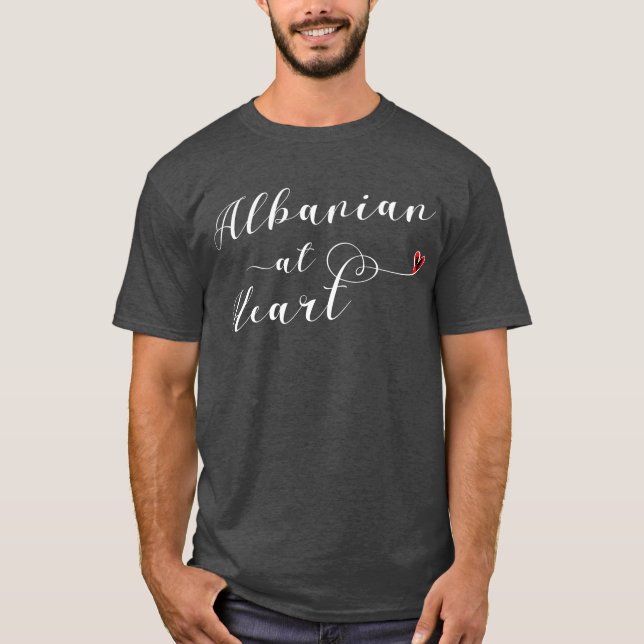 Albanés en la camiseta del corazón, Albania (Anverso)