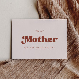 Alcance retro a mi madre en mi tarjeta del día de