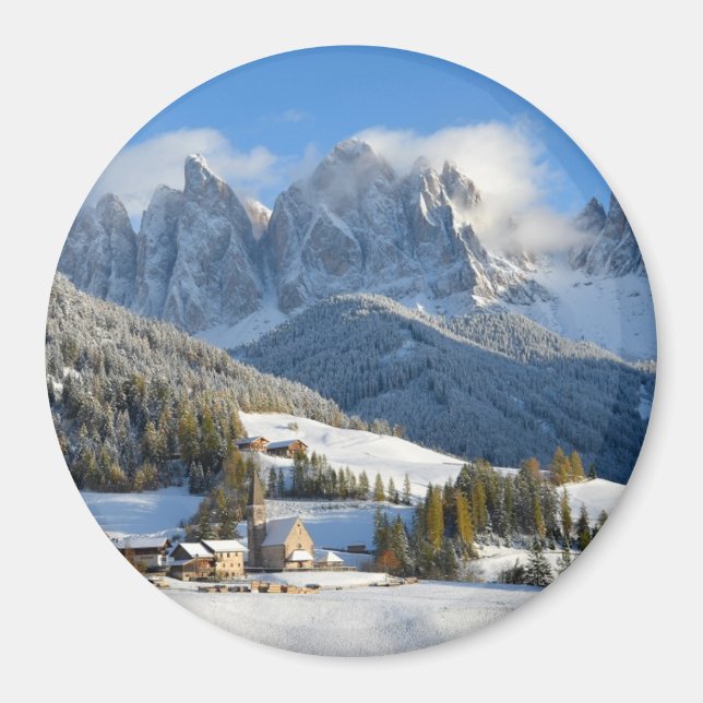 Aldea de los Dolomitas en el imán invernal (Frente)