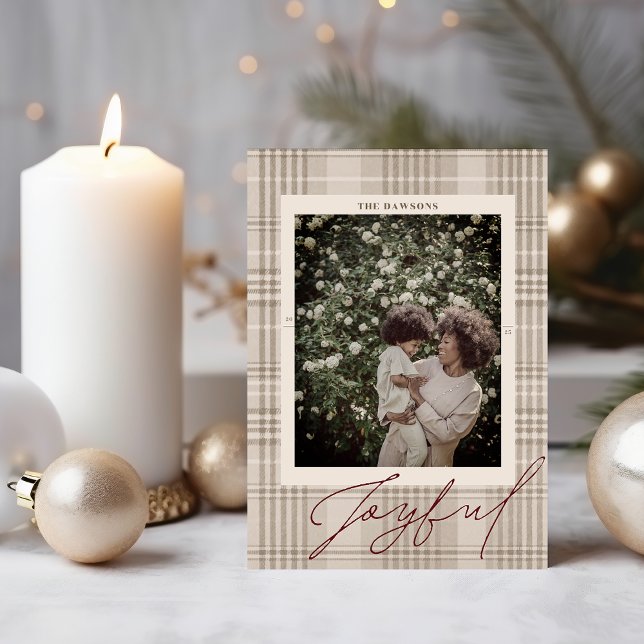 Alegre Foto de Navidad a Cuadros (Joyful plaid Holiday card. Simple retro Christmas card design with script typography.)