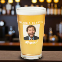 Alegres y cervezas de 30 años foto de cumpleaños