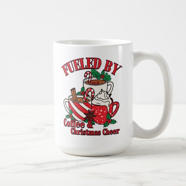 Alegría navideña representada en tazas de café par (Derecha)