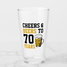 Alegría y cerveza de 70 años a 70 años divertidos