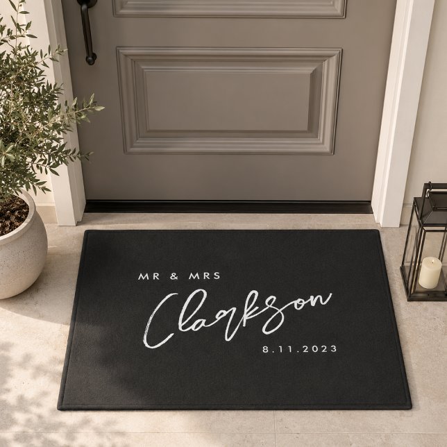 Alfombra de bienvenida | Alfombra de puerta con ap (Mr & Mrs personalized black doormat for couples & newlyweds)