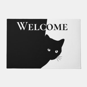 Alfombra de bienvenida de gato negro astuto