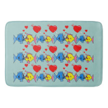 Besando peces en Love Bath Mat