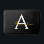 Alfombrilla De Baño Black Gold Modern Script Girly Monograma Nombre<br><div class="desc">Monograma de escritura simple negro y dorado Matas de baño. Esto hace que la graduación perfecta,  el cumpleaños,  la boda,  la ducha de novia,  el aniversario,  la ducha de bebé o la fiesta de soltera sea un regalo para alguien que ama el lujo glam y los estilos elegantes.</div>