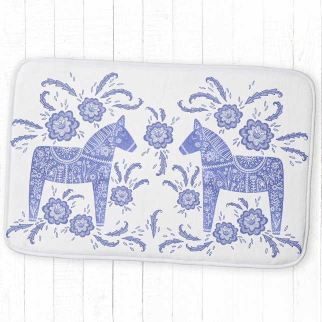 Alfombrilla De Baño Caballo de dala sueco azul índigo y blanco (Swedish Dala Horse blue and white folk art bath mat)