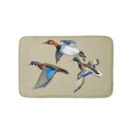 Alfombrilla De Baño Canvasback, Mallard and Wood Ducks Flying