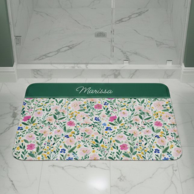 Alfombrilla De Baño Colorful Floral Personalized  (elegant colorful floral wildflower personalized bath mat with monogram name in script)