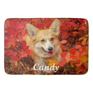 Alfombrilla De Baño Corgi galés cachorro de perro en hojas rojas