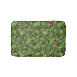 Alfombrilla De Baño Cráneos punkyes femeninos en el fondo de Camo de