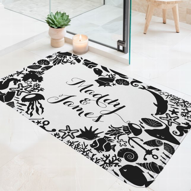 Alfombrilla De Baño Criaturas del Mar Negro y Blanco Parejas Monograma (Subido por el creador)