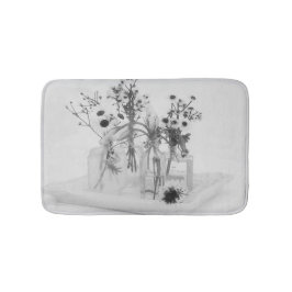 Alfombrilla De Baño Cuatro Botellas Y Flores Blancas