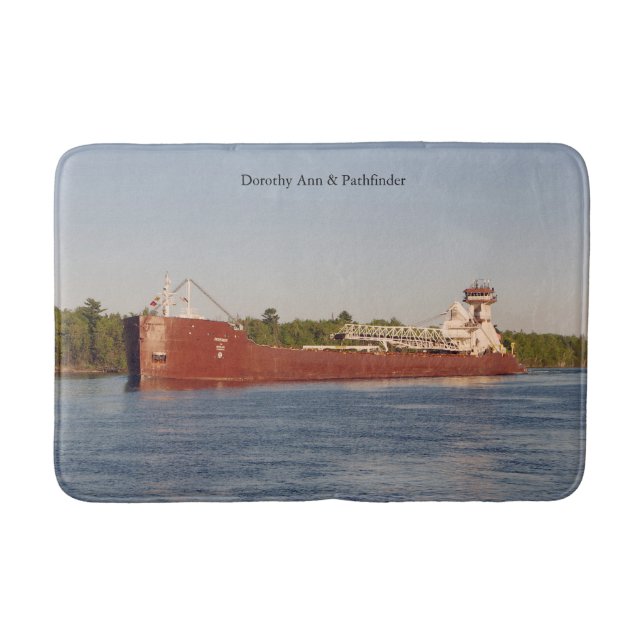 Alfombrilla De Baño Dorothy Ann y Pathfinder (Anverso)
