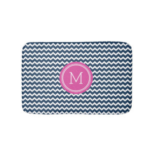 Alfombrilla De Baño El monograma rosado Chevron de los azules marinos