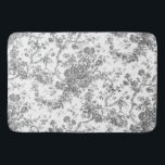 Alfombrilla De Baño Elegante Vintage Francés Grabado Floral Toile-Gris<br><div class="desc">Elegante y ornamentado patrón vintage gris y blanco de jouy con flores exóticas, viñas y follaje entrelazados con guirnaldas y canastos de rosas. Este patrón se adaptó a partir de un fragmento textil francés histórico aproximadamente en 1910 en la colección Smithsonian. El patrón es de alta resolución pero no se...</div>