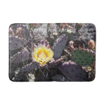 Flor de cactus amarilla en primavera