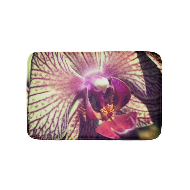 Alfombrilla De Baño Flor de orquídeas púrpuras a rayas se acerca (Anverso)